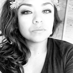 Meet your Posher, Claudia